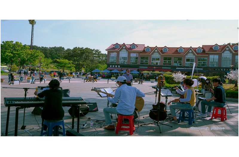 청중 없는 음악회 --