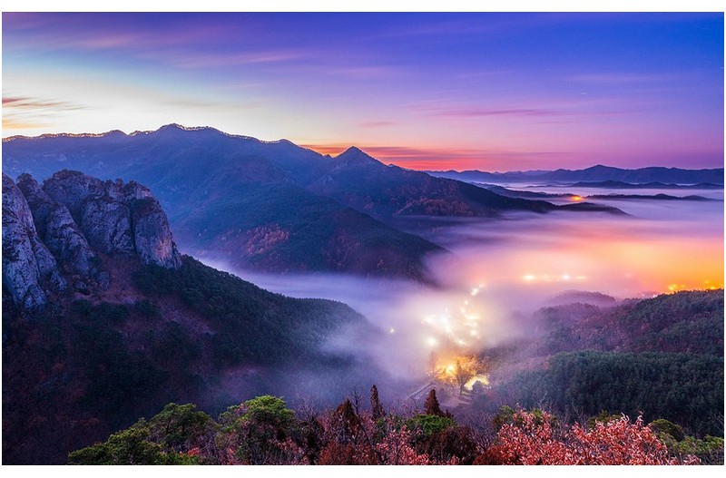 산 아래 새벽풍경