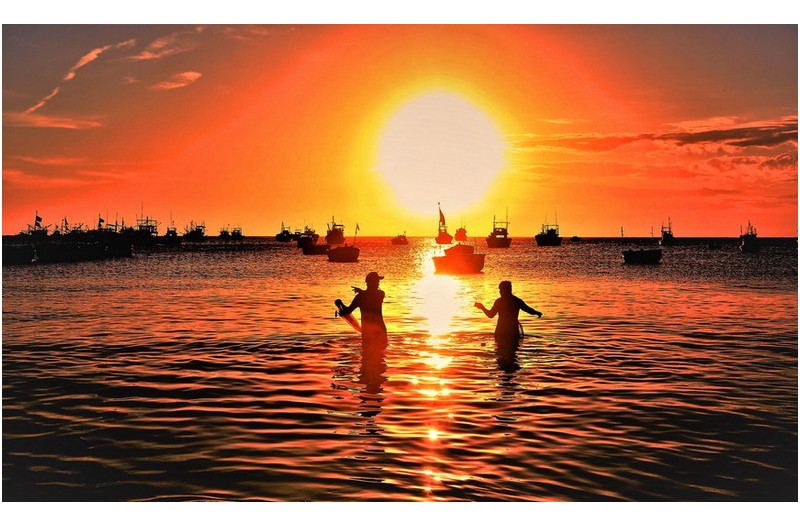 베트남 무이네 해변의 일몰