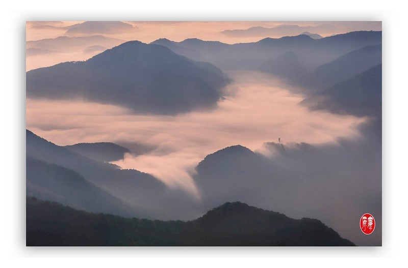 운해 흐르는 아침