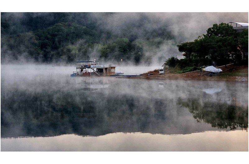 단산지 물안개