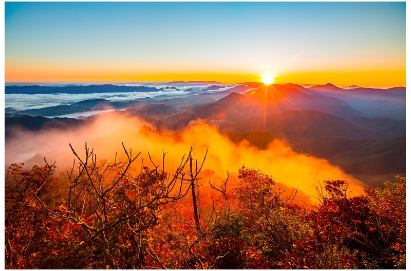 월악 영봉의 일출