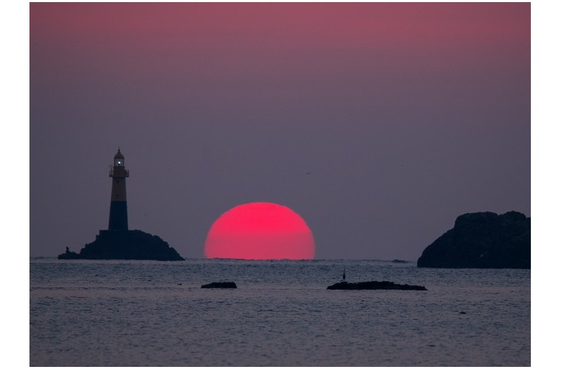 등대 오메가 일출