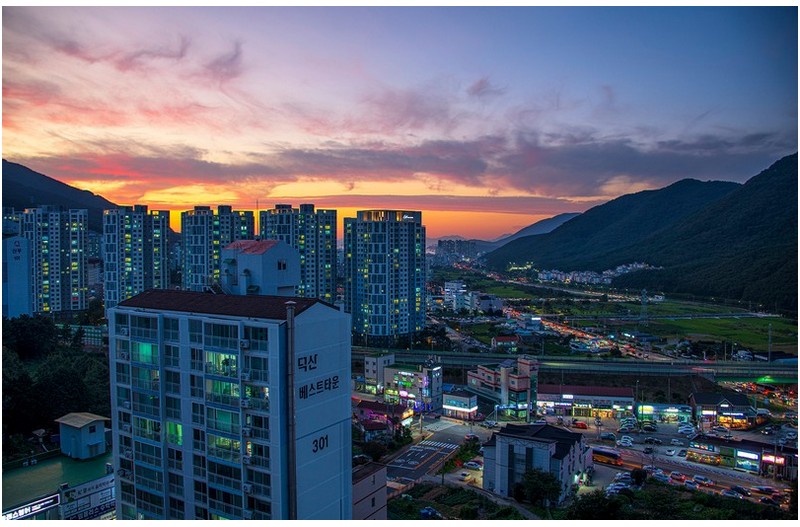 집 베란다 노을