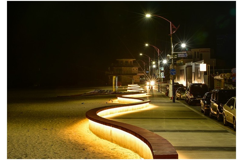 별빛이 빛나는 해변