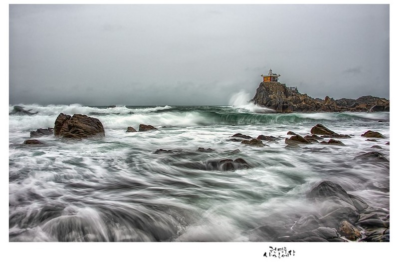 파도가 있던 날의 오랑대