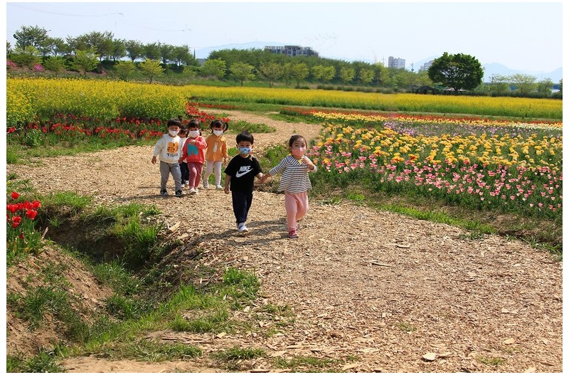 소풍나온 동심들`