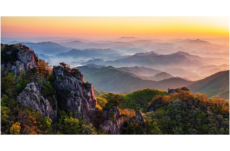 신록과 산그리메