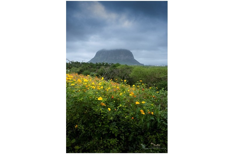 산방산 구름모자