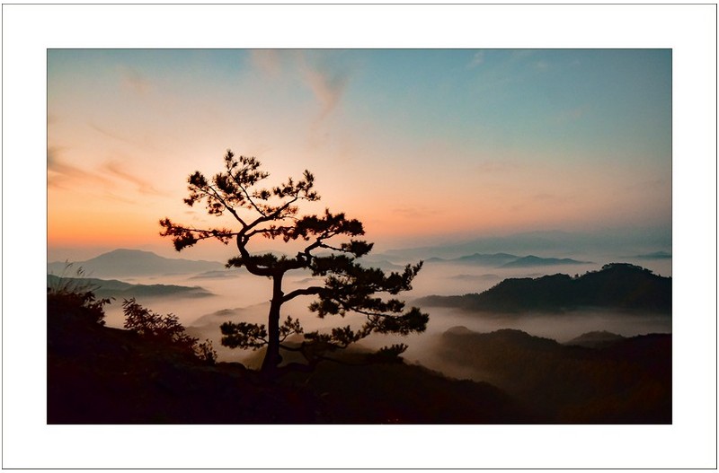 투구봉의 여명...