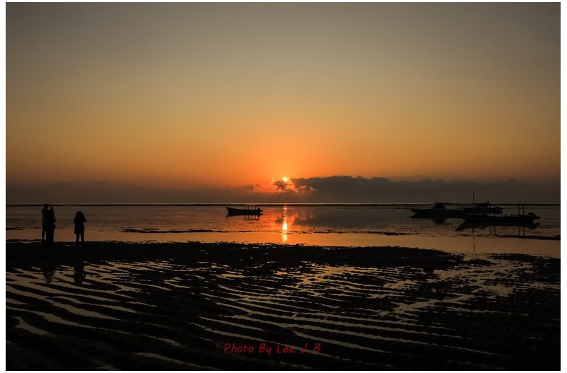 사누르 해변 일출