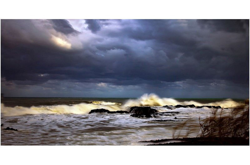 저녁 무렵의 바다 ----