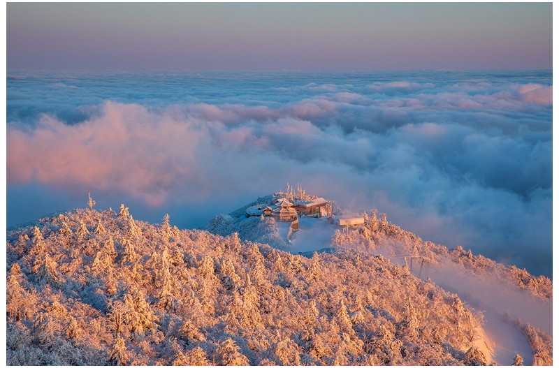 설천봉에 빛이 들어 올때