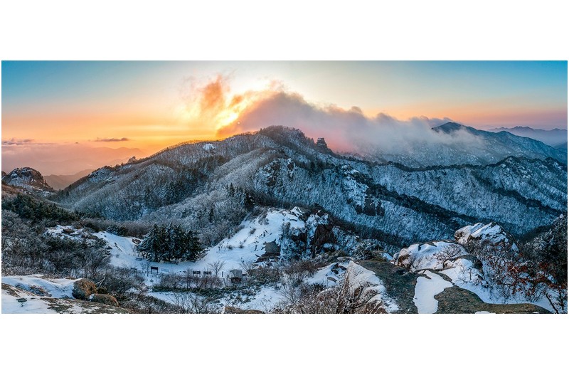 속리산에 해가 뜰때