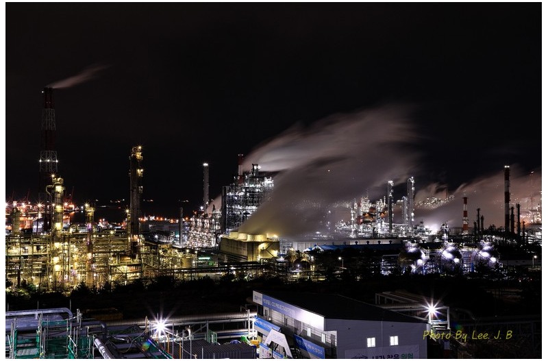 석유화학 공단 야경