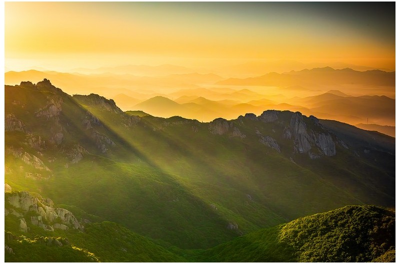 월출산의 아침빛
