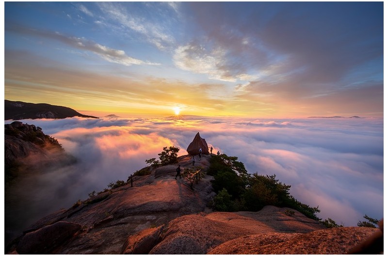 돛대 바위 일출