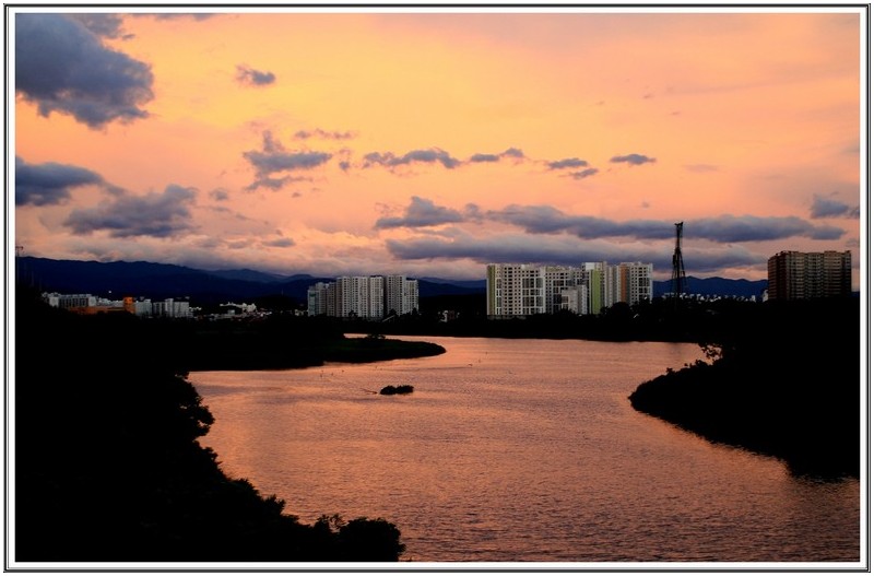 남대천 아침 여명