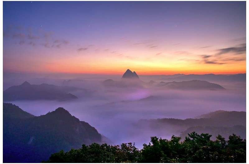 마이산 여명 빛에