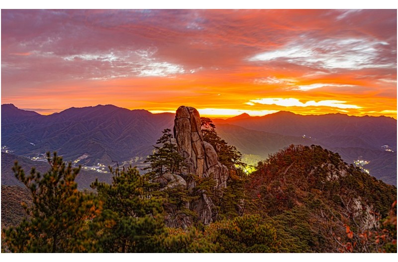 운악산의 초가을 새벽