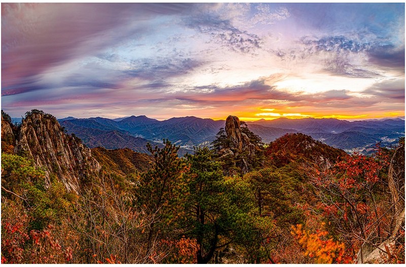 운악산의 가을 아침