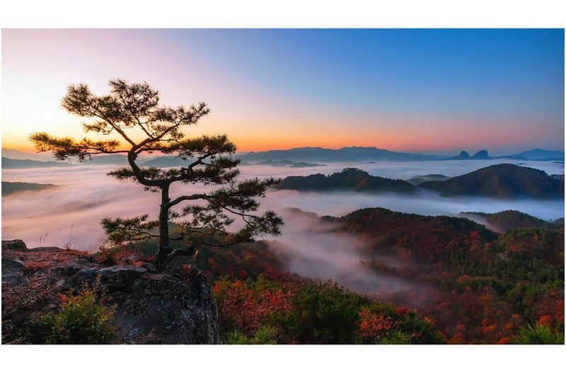 부귀산 투구봉에서