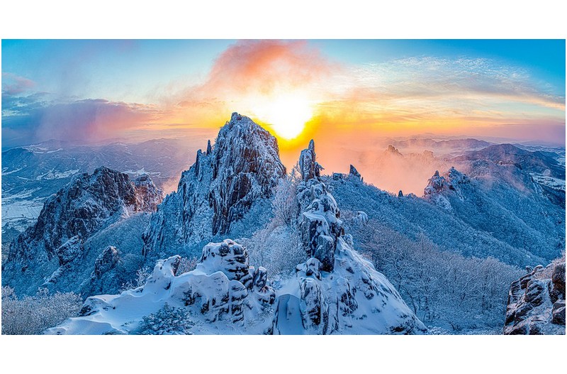 월출산의 겨울 일출