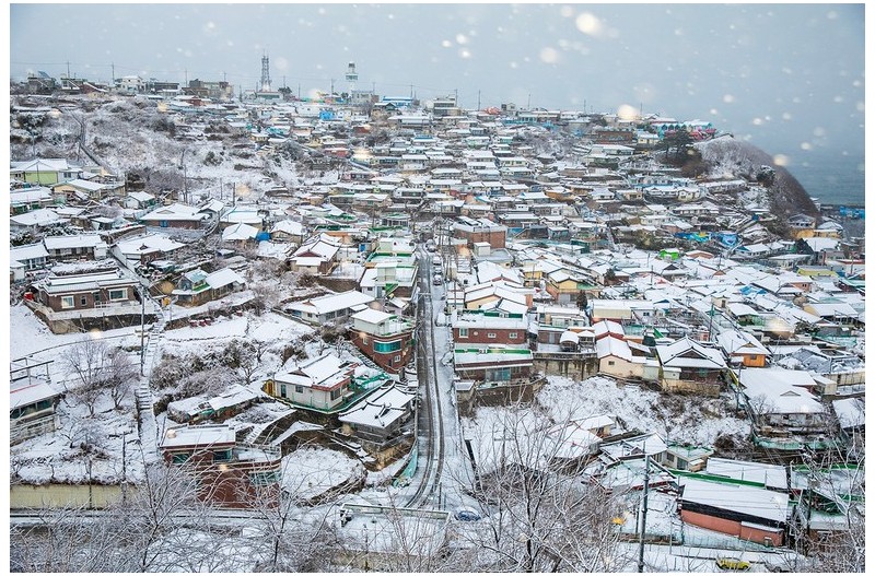 춘설내린 논골담 마을