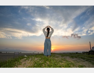 노을지는 해변에서