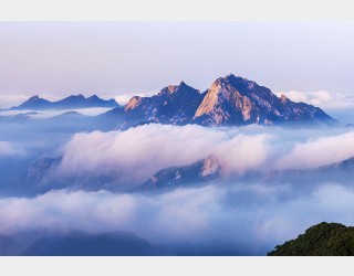 도봉에서 본 북한산