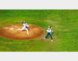 원태인과 엄지원이 4차전 시구