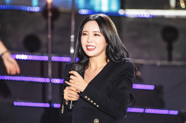태래비에 나오는 사람